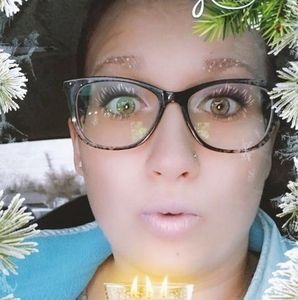 Meet your Posher, Courtney